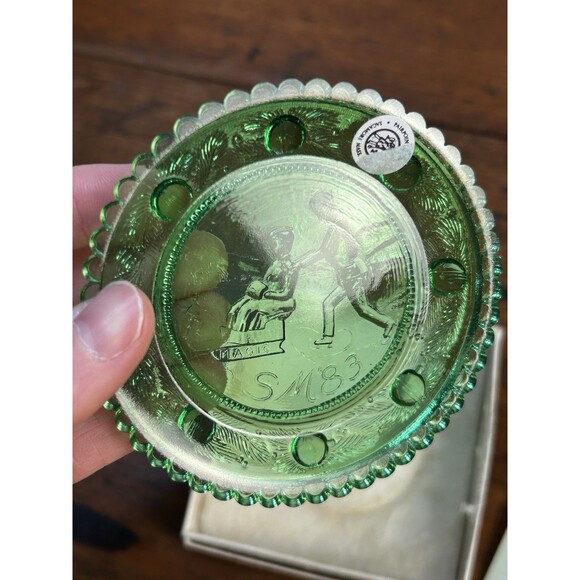Vintage Pairpoint Glass Cup Plate Green Sandwich Skaters W/Original Box & Notes - Picture 5 of 8